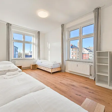 Tolstov - 3 - 25 Min Zur Messe Dus