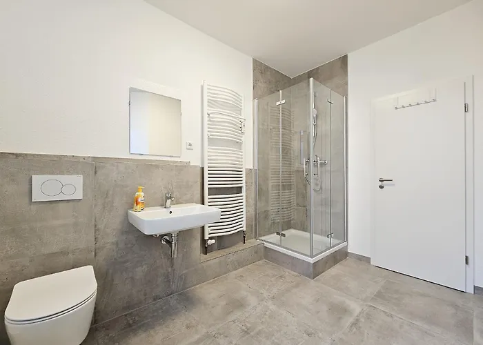 Tolstov - 3 - 25 Min Zur Messe Dus