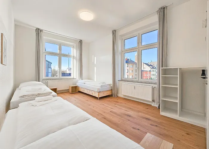 Tolstov - 3 - 25 Min Zur Messe Dus