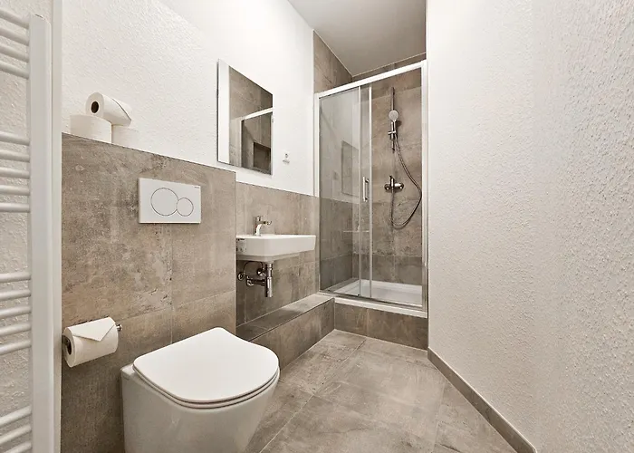 Tolstov - 3 - 25 Min Zur Messe Dus *