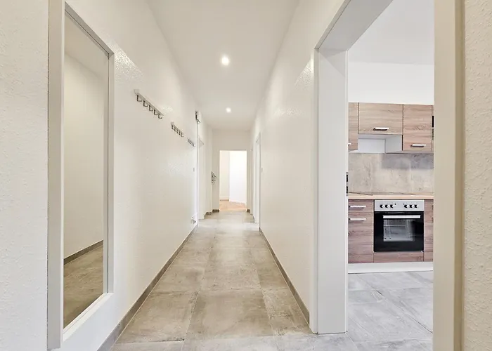 Daire Tolstov - 3 - 25 Min Zur Messe Dus *